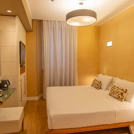 White 4* Rome