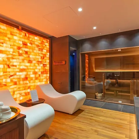 Hotel White 4*