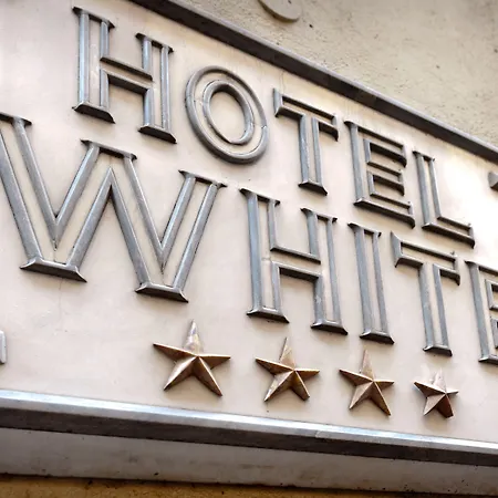 Hotel White 4*