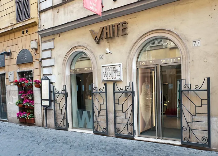 מלון White 4*