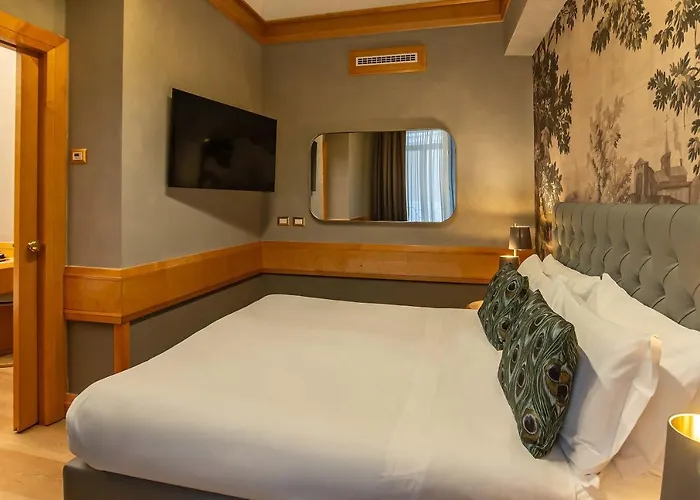 White Hotell