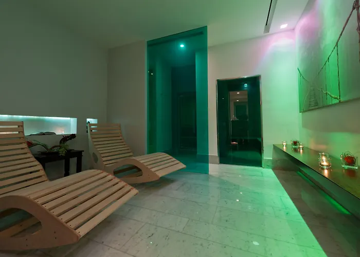 White Hotell