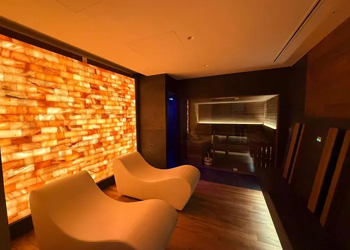 Hotell White